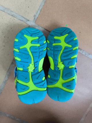 Sandalias niño azul y verde