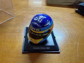 2 Cascos F1 Fernando Alonso 1/5 2010 y 2021 Spark