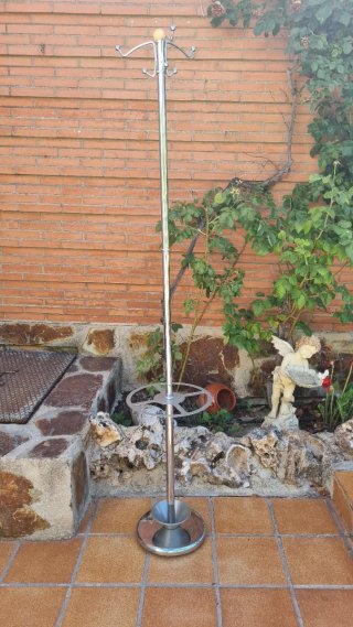 Perchero y paraguero cromado
