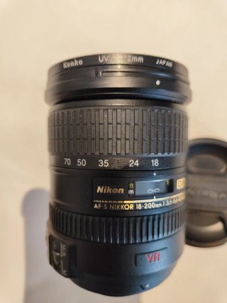 Objetivo Nikon 18-200mm