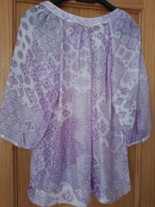 Blusa Morada y Blanca Manga Larga