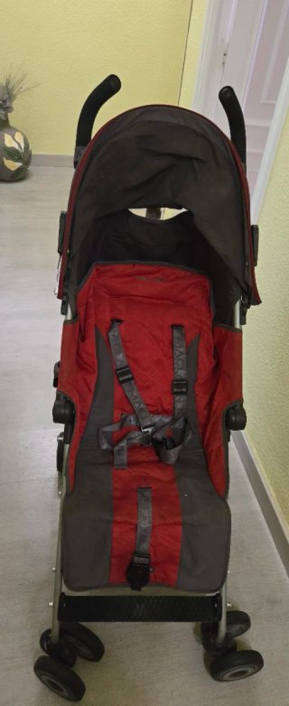 Silla de paseo Maclaren gris y roja