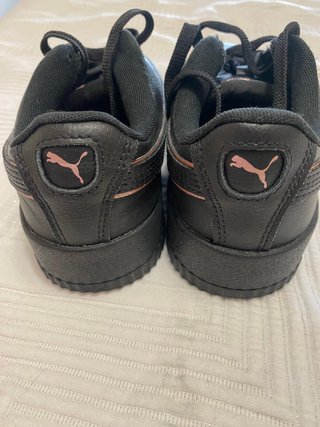 Zapatillas Puma Mujer SOFT FOAM+ Negras y Rosa.