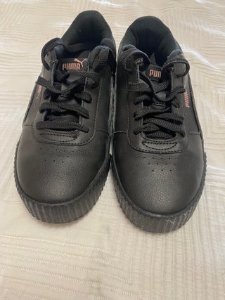 Zapatillas Puma Mujer SOFT FOAM+ Negras y Rosa.