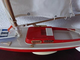Barco vela d juguete