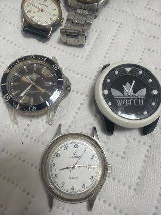Lote 5 relojes y 2 gafas