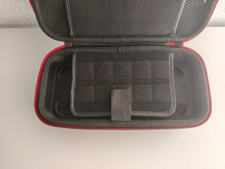 Funda Nintendo Switch Negra y Roja