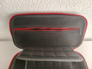 Funda Nintendo Switch Negra y Roja