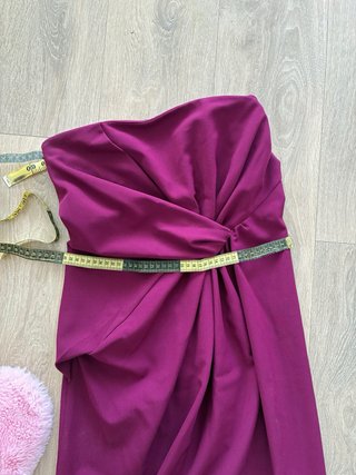 Vestido morado largo sin tirantes