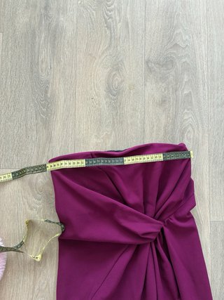 Vestido morado largo sin tirantes