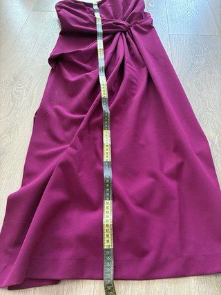 Vestido morado largo sin tirantes