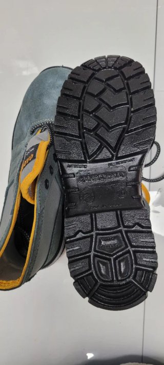 Botas de trabajo Garmaryga grises y negras