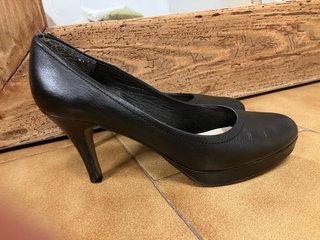 Zapatos de tacón negros talla 38