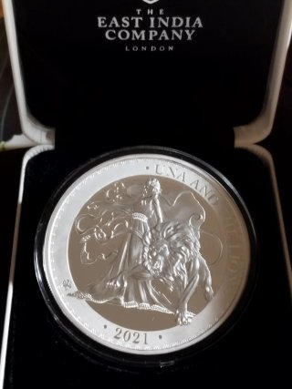 5 ONZA DE PLATA UNA AND THE LION 2021