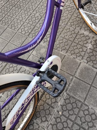 Bicicleta paseo B-pro morada 24