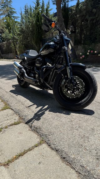 Harley Davidson Fat Bob Negra