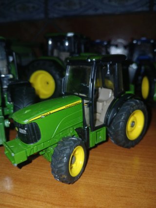 Tractor Jhon Deere 5615F 1:32