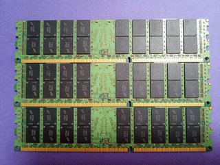 3 MEMORIE 3X8GB = 24GB RAM DDR3L/PC3L, 1333MHz ECC