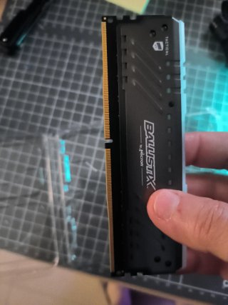 Módulo RAM Crucial Ballistix DDR4 16GB 2666MHz