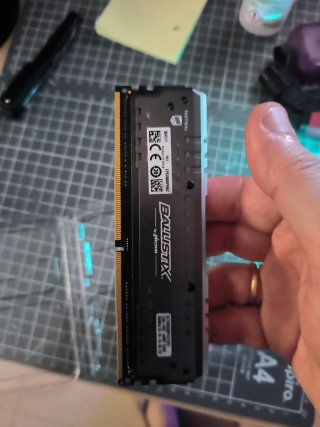 Módulo RAM Crucial Ballistix DDR4 16GB 2666MHz