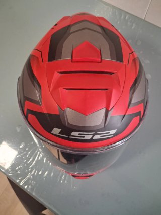 Casco de moto LS2 rojo