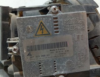FARO IZQUIERDO AUDI A8 (D2) AKC