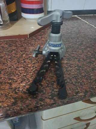 Herramienta para abocardar tubos