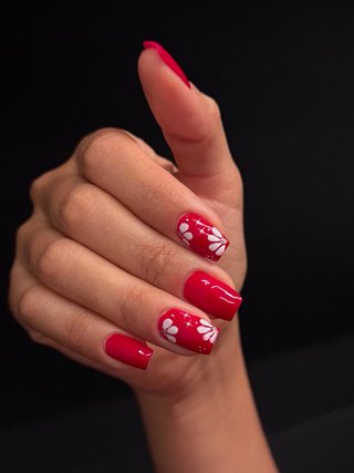 MANICURA / PEDICURA, MASAJES, CEJAS, PESTAÑAS..ETC