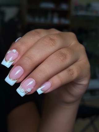 MANICURA / PEDICURA, MASAJES, CEJAS, PESTAÑAS..ETC