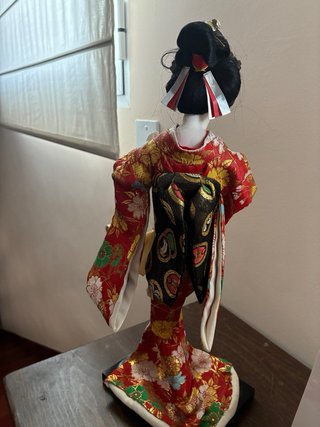 Muñeca antigua japonesa con tambor