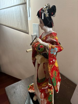 Muñeca antigua japonesa con tambor