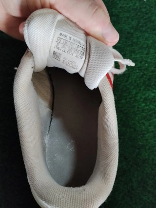 Zapatillas Adidas Blancas y Rojas