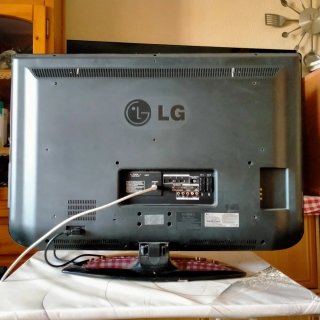 Se Vende TV LG Negro de 37 Pulgadas