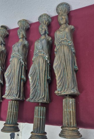 4 Figuras Cariátides