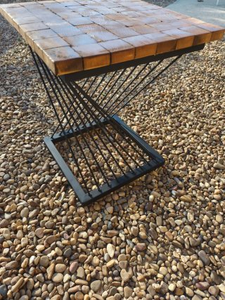 Mesa de diseño madera y metal