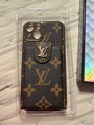 Funda logo Louis Vuitton con cinta para colgar