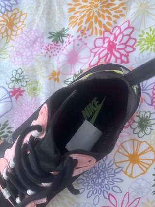 Zapatillas Nike React Negras y Rosas