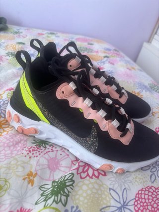 Zapatillas Nike React Negras y Rosas