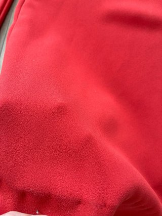 Mono rojo de pierna ancha