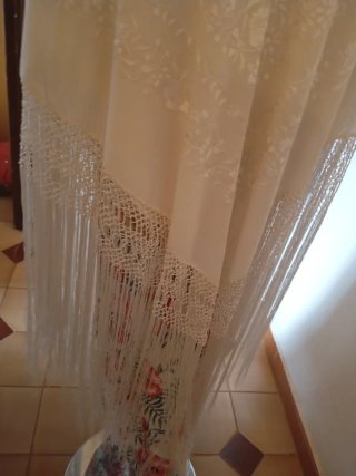 Mantón de Manila bordado a mano seda marfil clarit