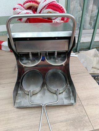 Máquina para hacer hamburguesas ,60€, cada una