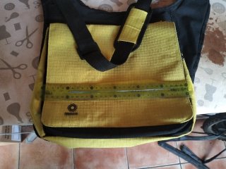 Bolso bandolera Negro y verde pistacho