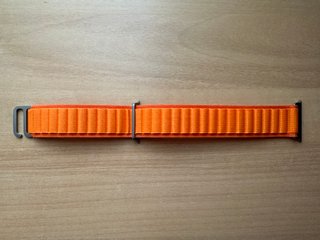 Apple Watch ULTRA 49mm. Orange Alpine Loop M