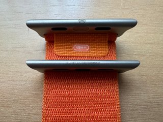 Apple Watch ULTRA 49mm. Orange Alpine Loop M