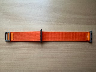Apple Watch ULTRA 49mm. Orange Alpine Loop M