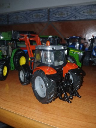 Massey Ferguson 894 1:32