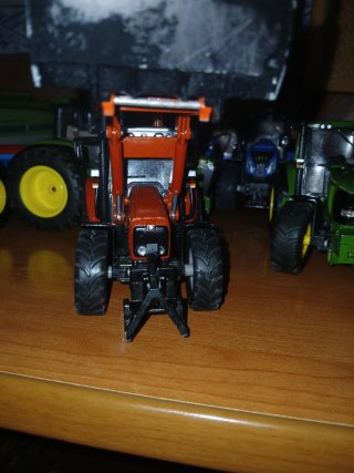 Massey Ferguson 894 1:32