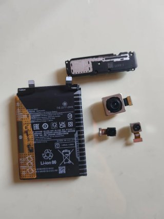 Xiaomi 13T Pro: 3 fotocamere, batteria e altoparlante