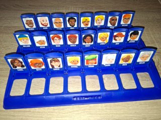 Juego de mesa Let Me Guess (Quién es Quién)