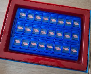 Juego de mesa Let Me Guess (Quién es Quién)